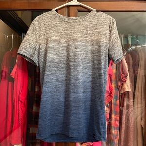 Mens American Eagle ombre tee.